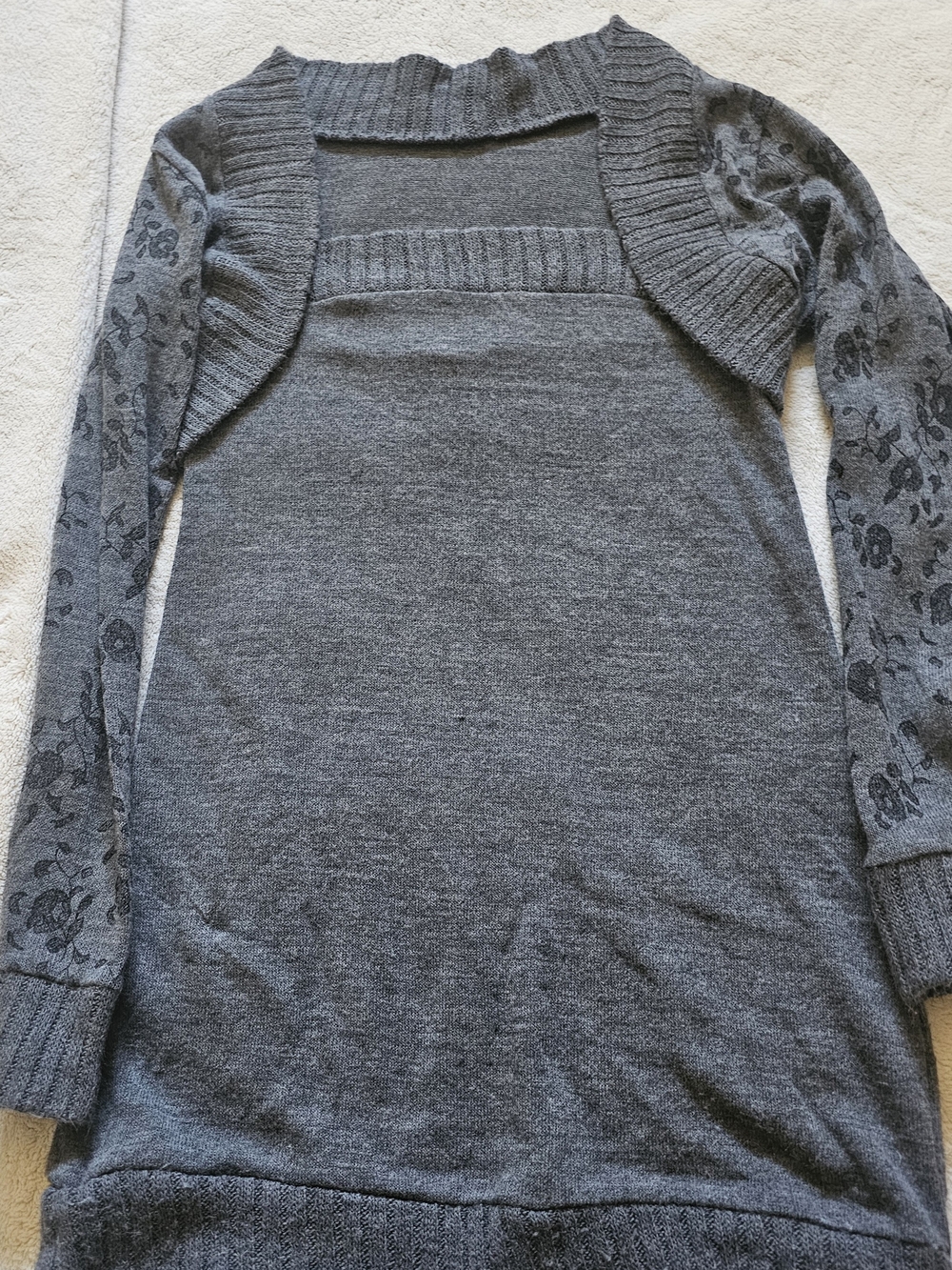 Gray Women's Knit Long-Sleeve Sweater Dress with Patterned Sleeves